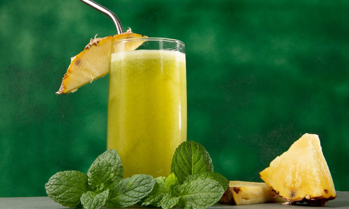 Suco de Abacaxi com Hortelã